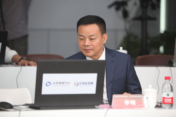 新疆东方环宇燃气股份有限公司 董事长 李明 先生与投资者交流新疆