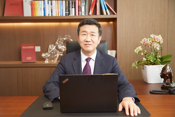 国联证券股份有限公司 执行董事,总裁兼财务负责人 葛小波 先生与投资